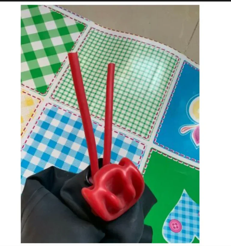 Резиновая маска с закрытыми глазами