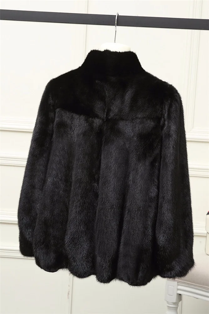 
The New Winter 2021 Danish Mink Fur 100% Black Mink Fur Whole Skin Short Mink Coat for Women 