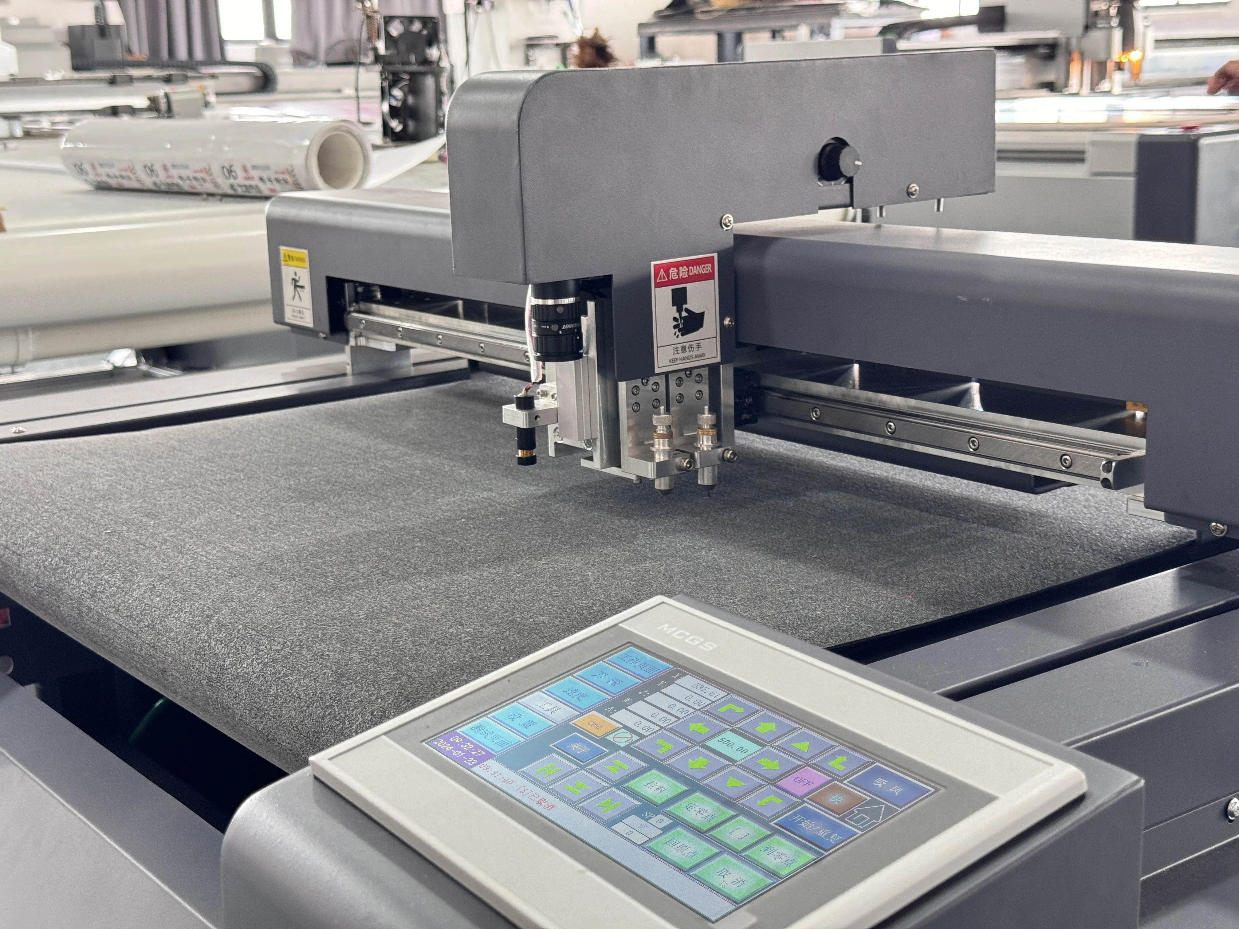 Dmais 600*900mm Digital Cutter carton box Creasing Machine Roll to Roll vinyl sticker Die Cutter Plotter