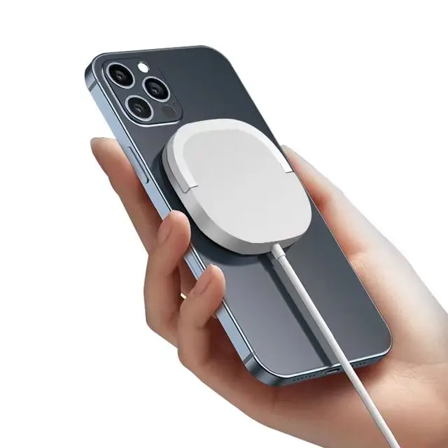 2023 New Arrival 15W Mini Cell Phone Charging Pad Desktop Magnetic Wireless Charger For Iphone PD Adapter Magnet Charger