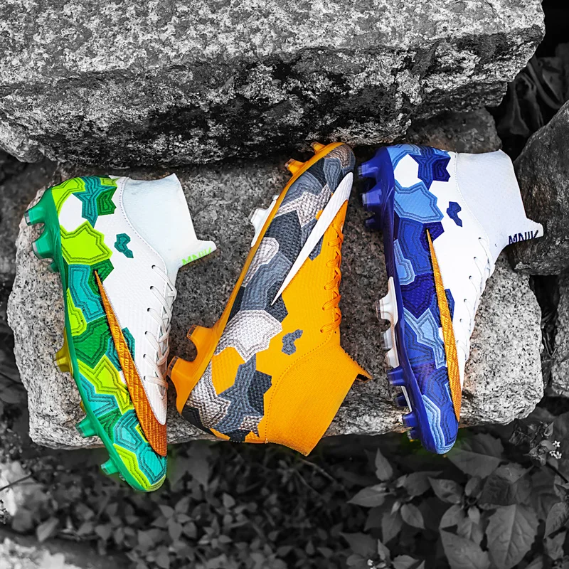 Hot Sale High Ankle Professional Training Outdoor Boy Spike Soccer Shoes FG CR7 Superfly Football Shoes