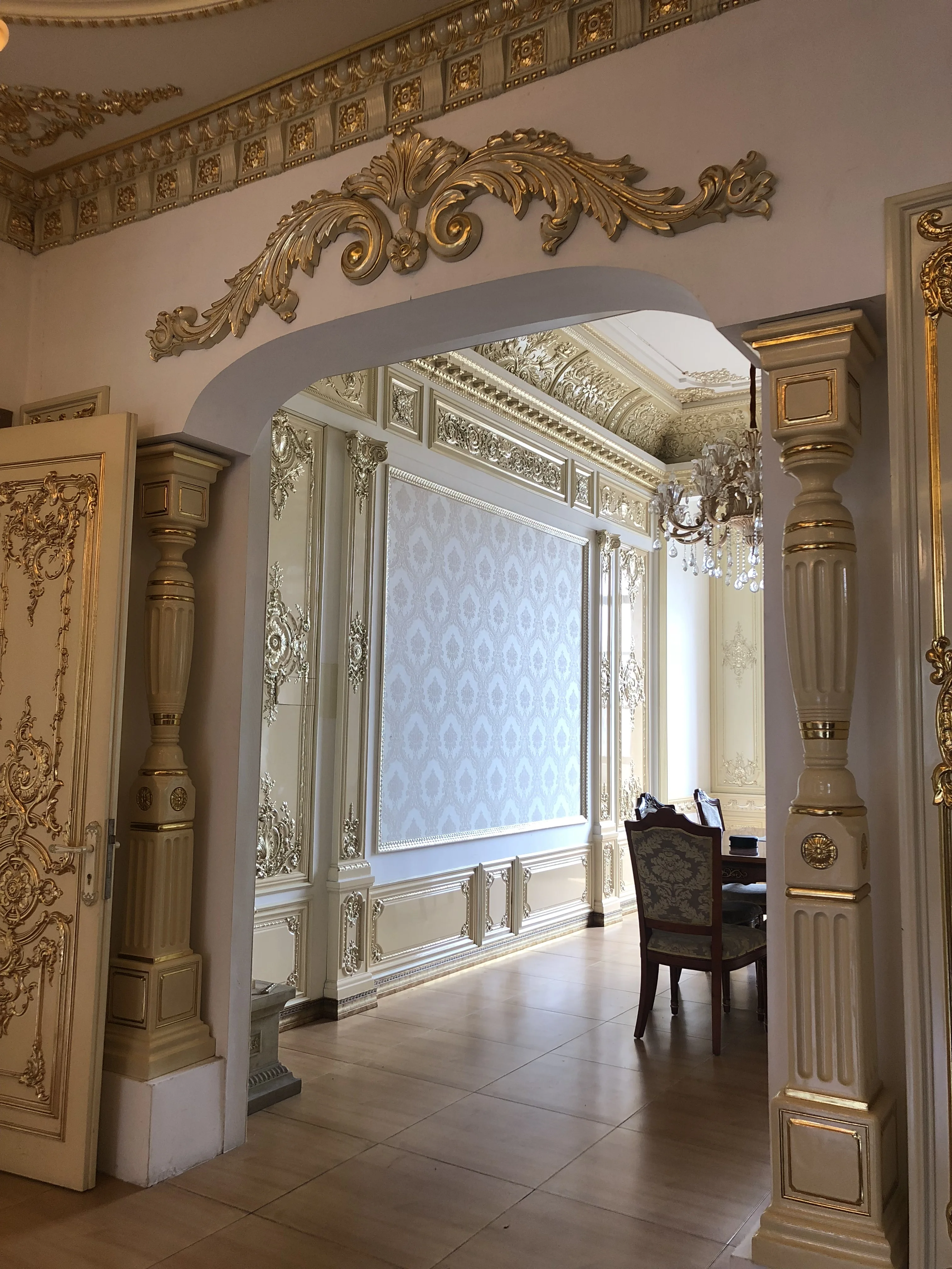 Banruo PU Polyurethane French Style Cornice Moulding Mirror Frame Moulding For Home Decoration