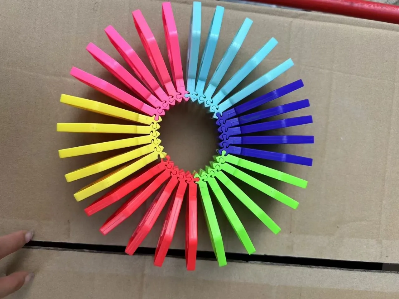 S315 Kids Toys Link By Link Rainbow Combine Clip Boredom Decompress Toys Kids Fun Interested Novelty Toys Fidget Loop