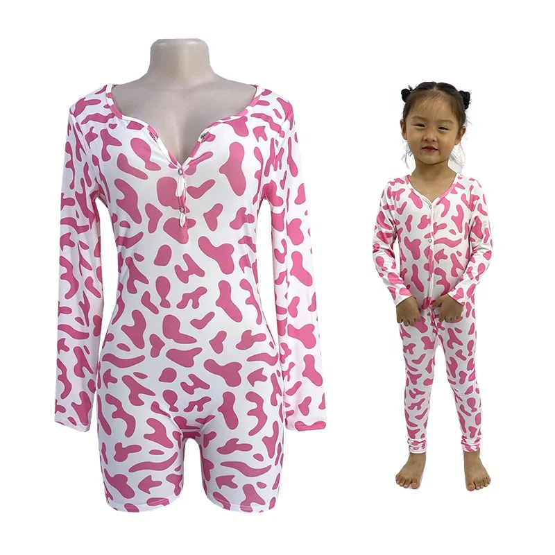 
2020 Custom Lovely Family Wear Mommy And Me Plus Size Romper Pajamas Adult Onesie Carton mommy and me pajamas set 