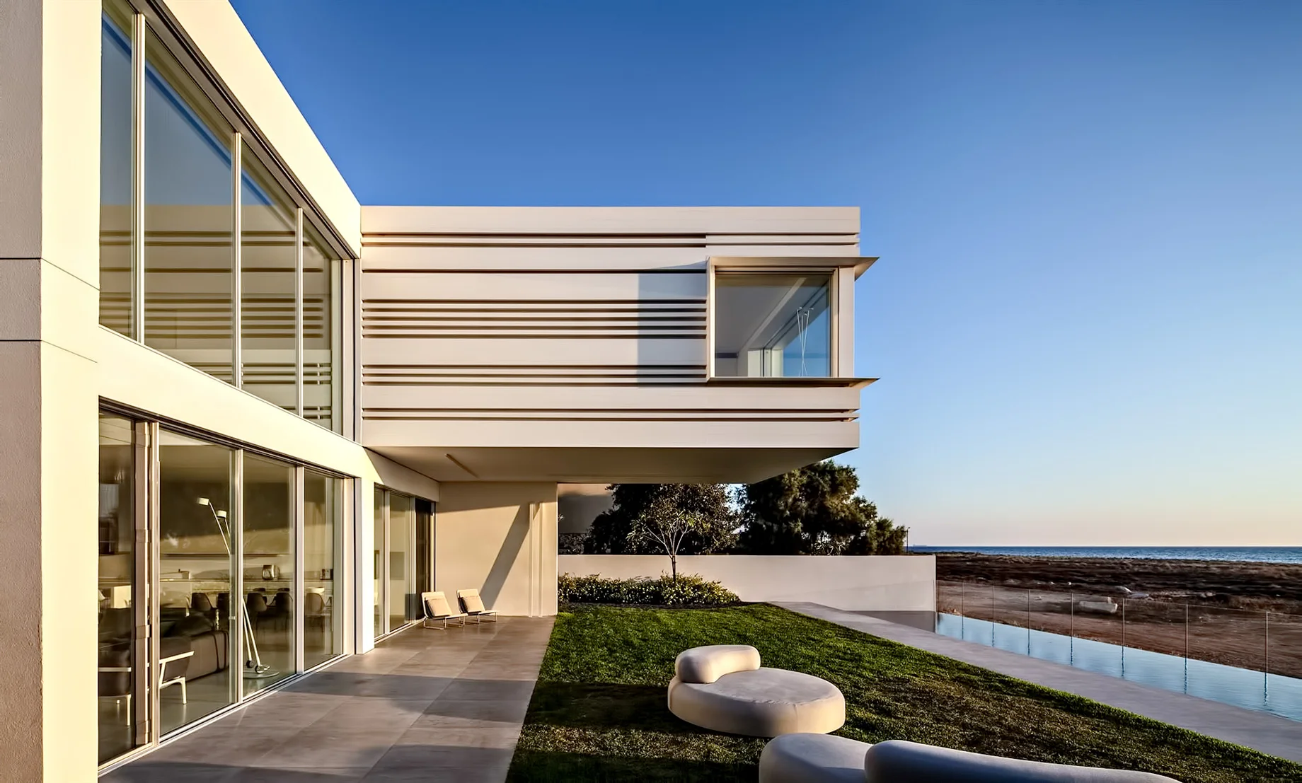 Luxury Prefab Villa Fast Construction Light Steel Structure Villa Prefabricated Luxury House Villa