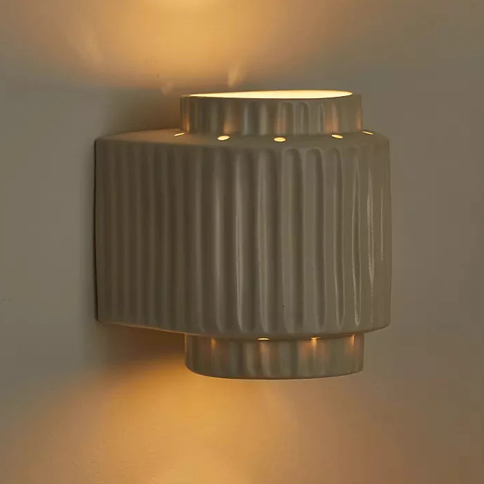 Decorative Creamy White Resin Lamp Modern Wall Sconce Up And Down Wall Light Sconce Wall Lamp for Home Hotel Room Bedside