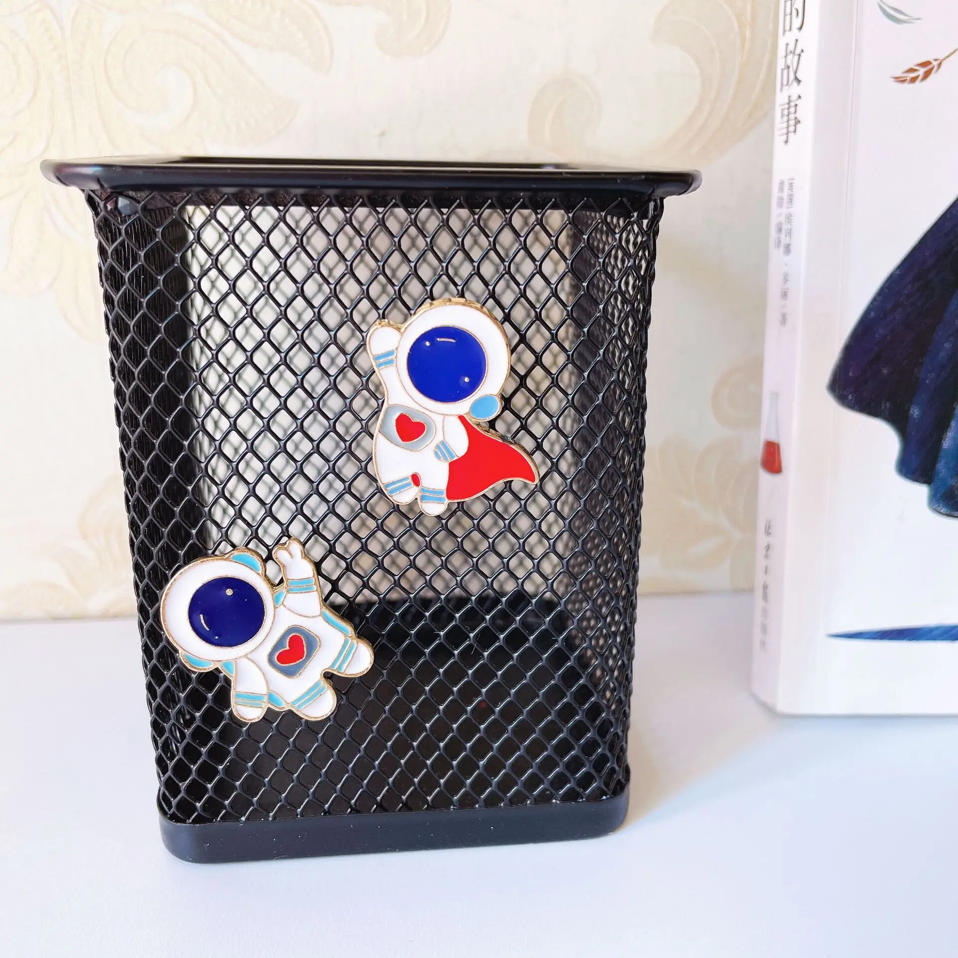 Astronaut Metal Logo Plate Custom Badge Pin Metal Badge Car Metal Badge