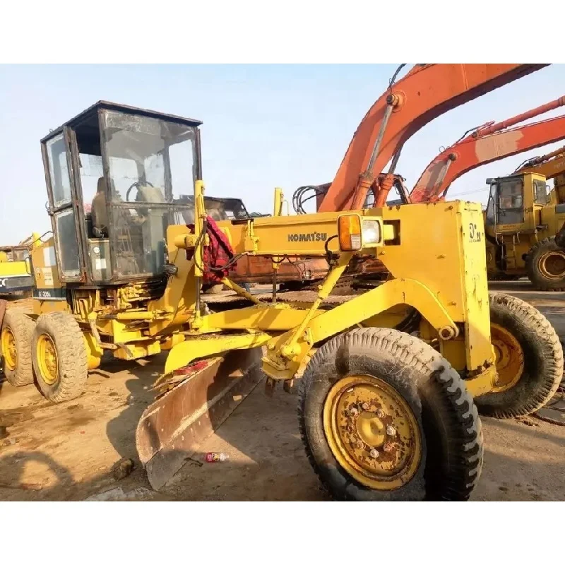 Chinese Used Harga Komatsu GD305A Road Machine for Sale Price Motor Graders
