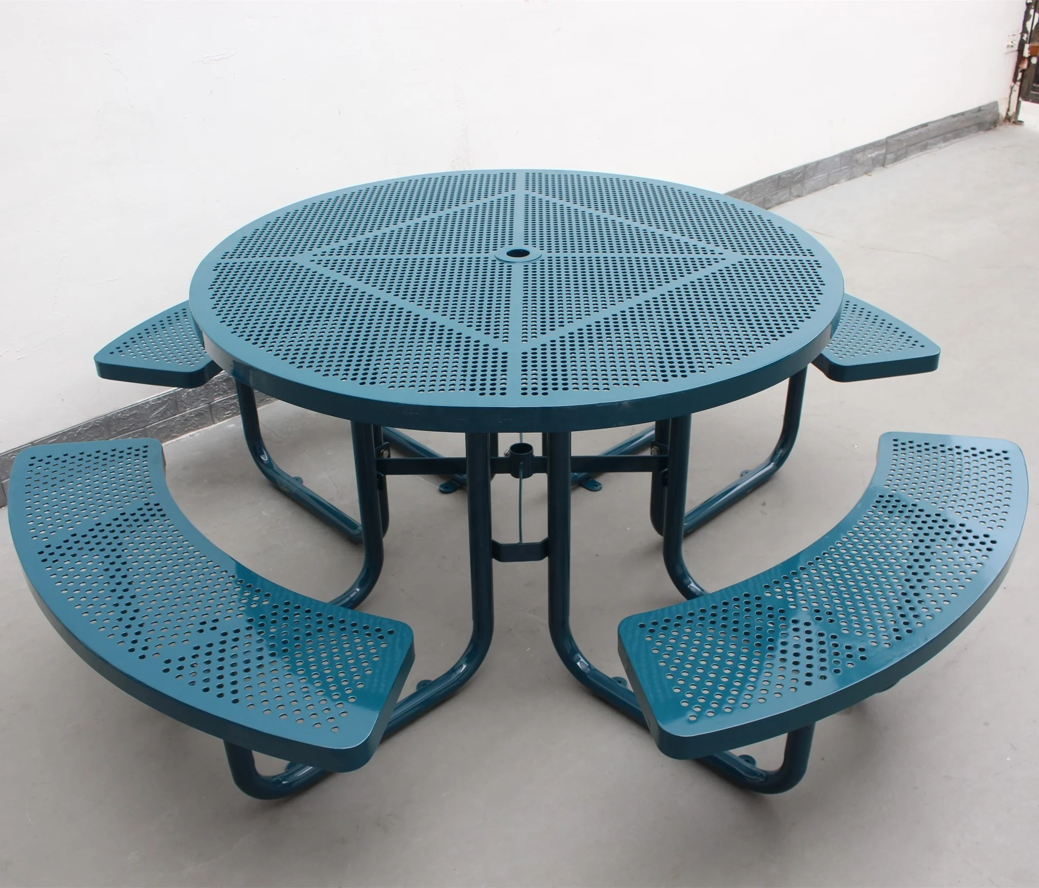 Sale from the factory Gavin street furniture mild steel patio table with 4 seats commercial outdoor metal picnic table setting