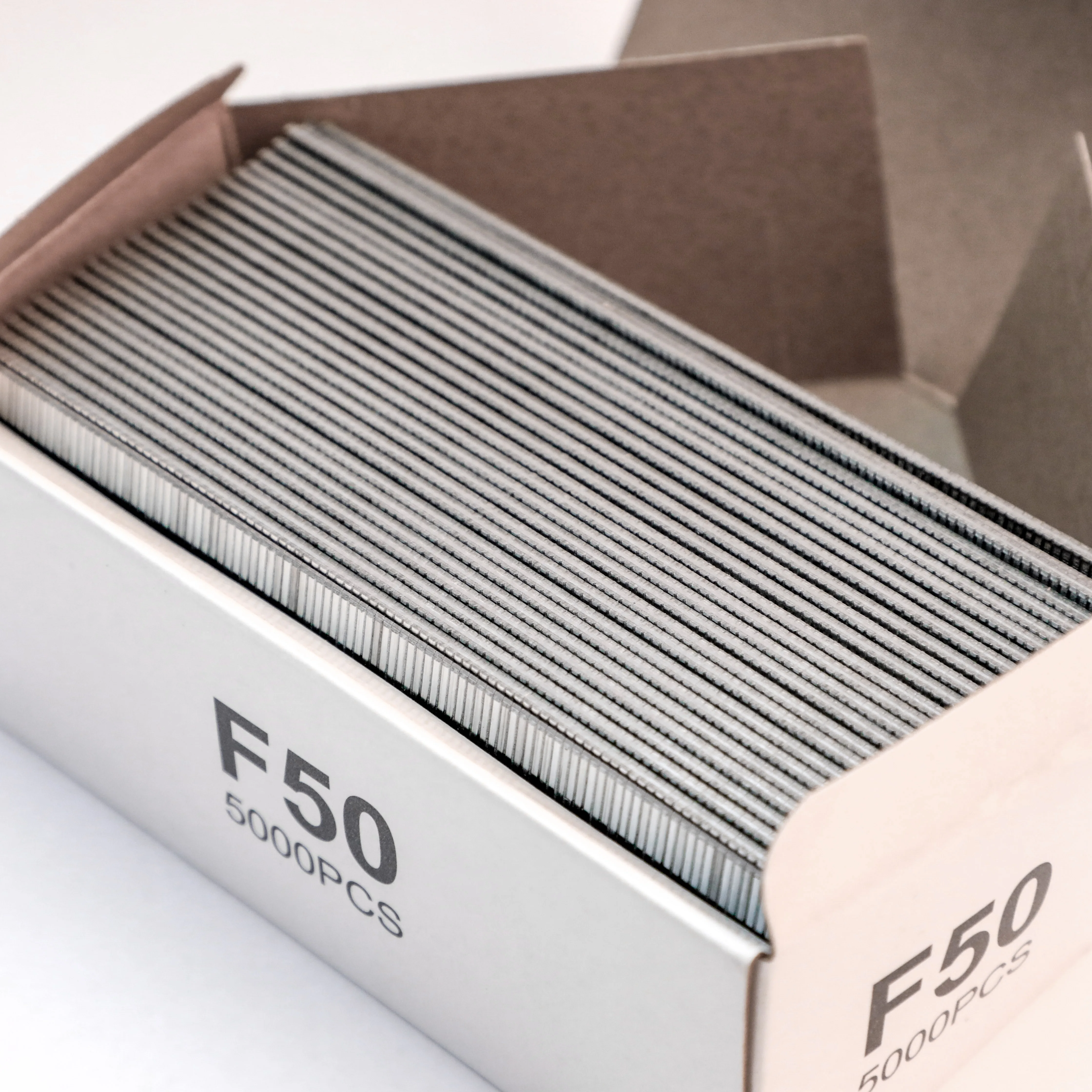 Оптовая продажа высокое качество f 50 штапельные прямые гвозди мебель штапель оцинкованные стальные проволочные