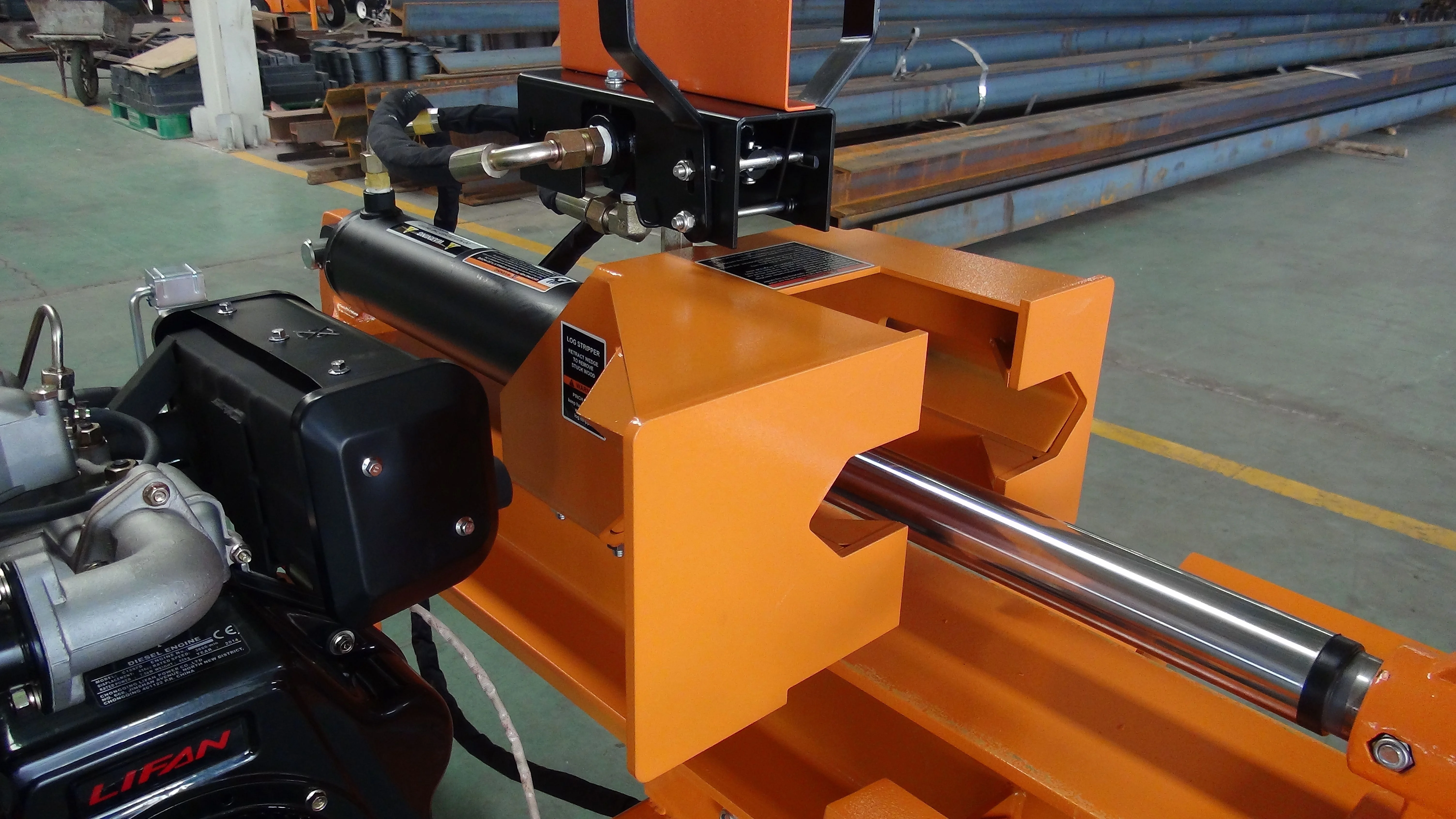 Diesel Poweed Hydraulic Firewood Processor 40Ton Super Split Log Splitter With Log Tray For Sale