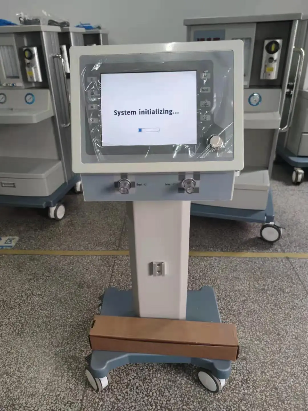 Manufacture Portable Medical Ventilator for Hospital/ICU/Surgical Operating Room Wholesale Price