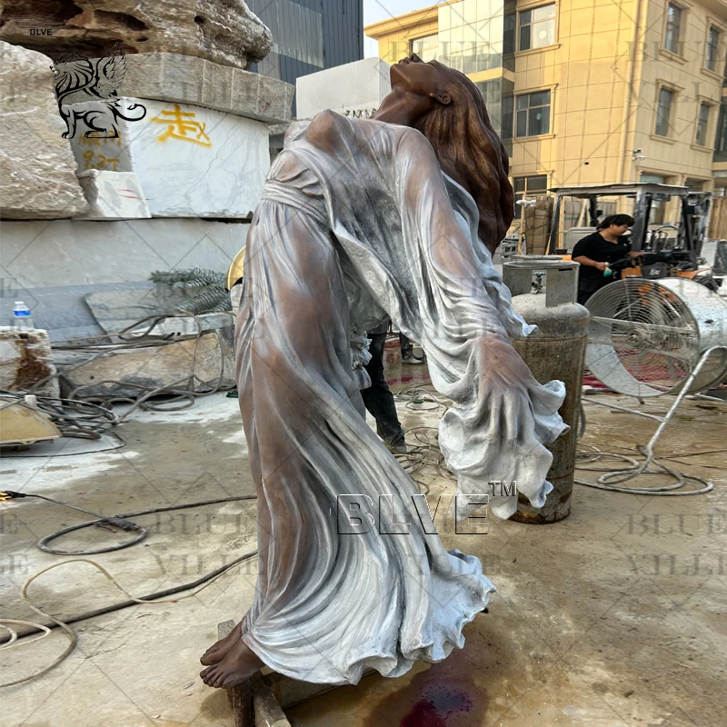 BLVE Garden Art Decoration Casting Bronze Lady Sculpture Naked Female Statue With Marble Base