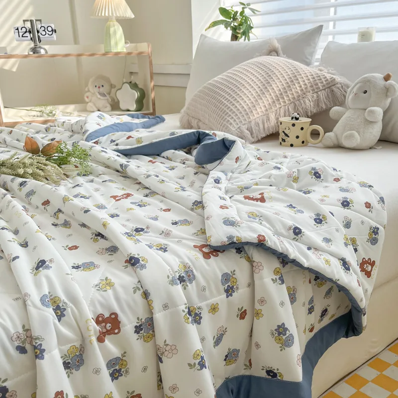 New style all people likes  Widened edging, comfortable, beautiful and generous sewing machine for quilts