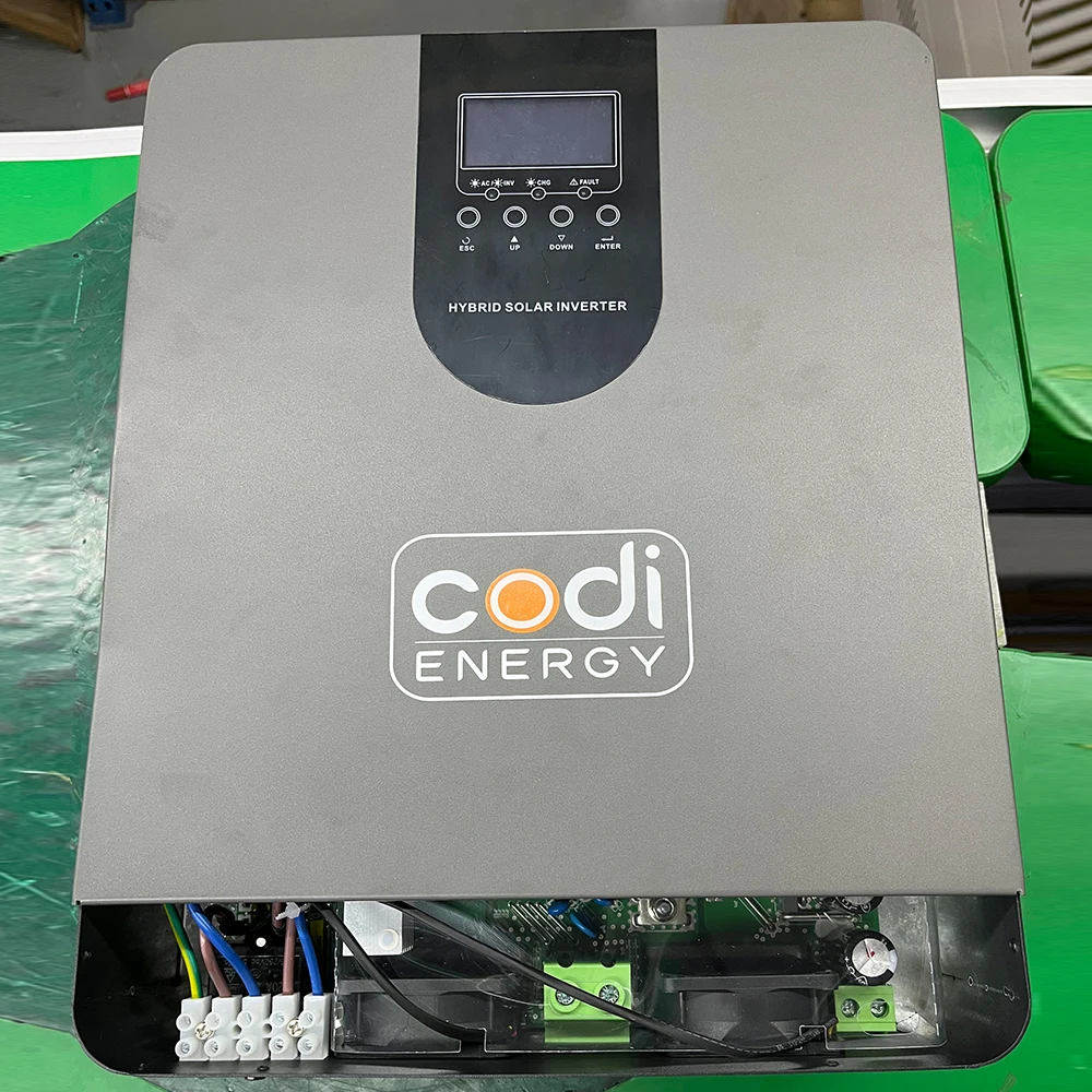 Codi солнечной энергии 1.2kw 2.4Kw Гибридный неэлектрифицированный солнечный инвертор 1200 ватт 2400 Ватт решетки Встроенный со слежением за максимальной точкой