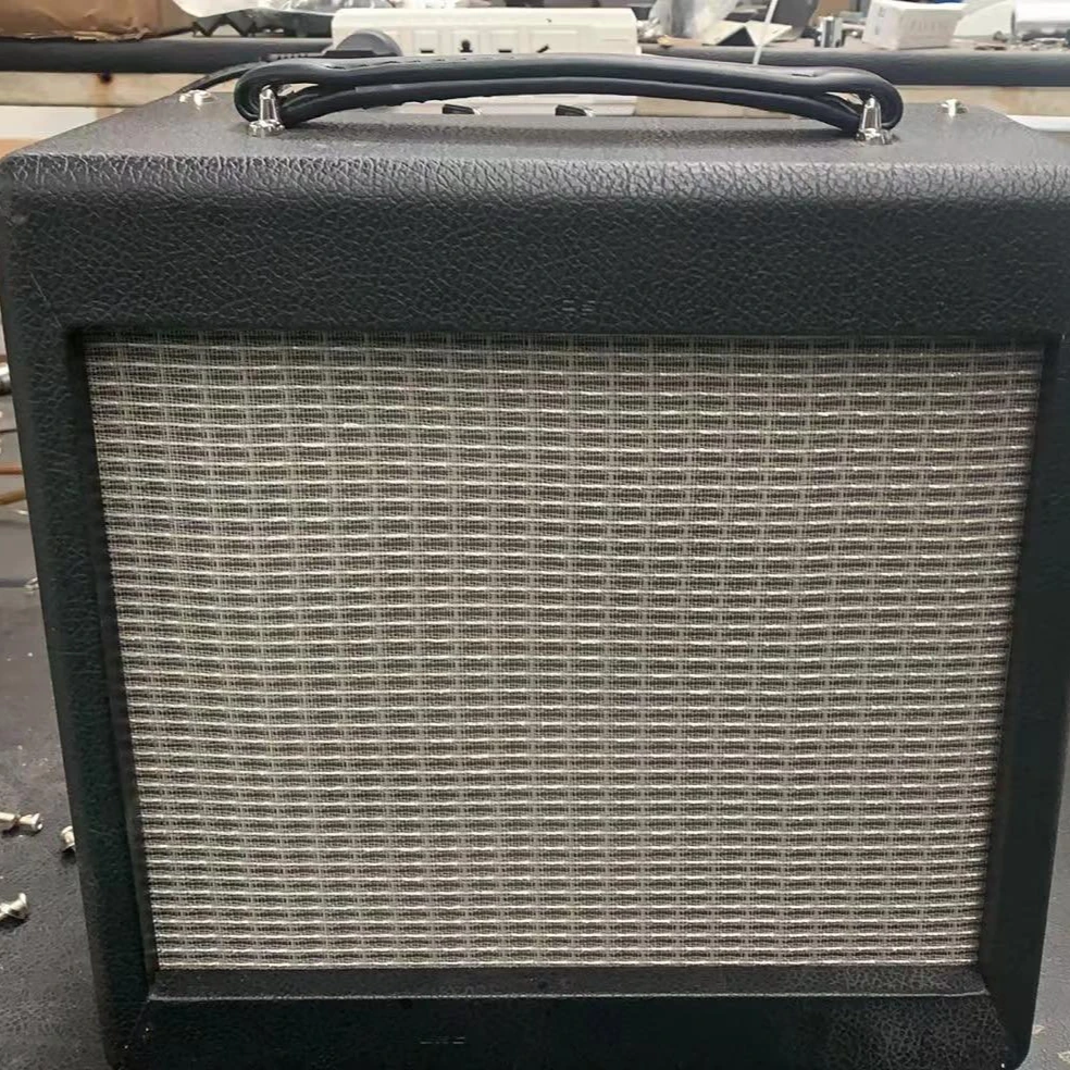 Гитарный усилитель 5F2A 5E2 Champ 5 Вт в черном цвете