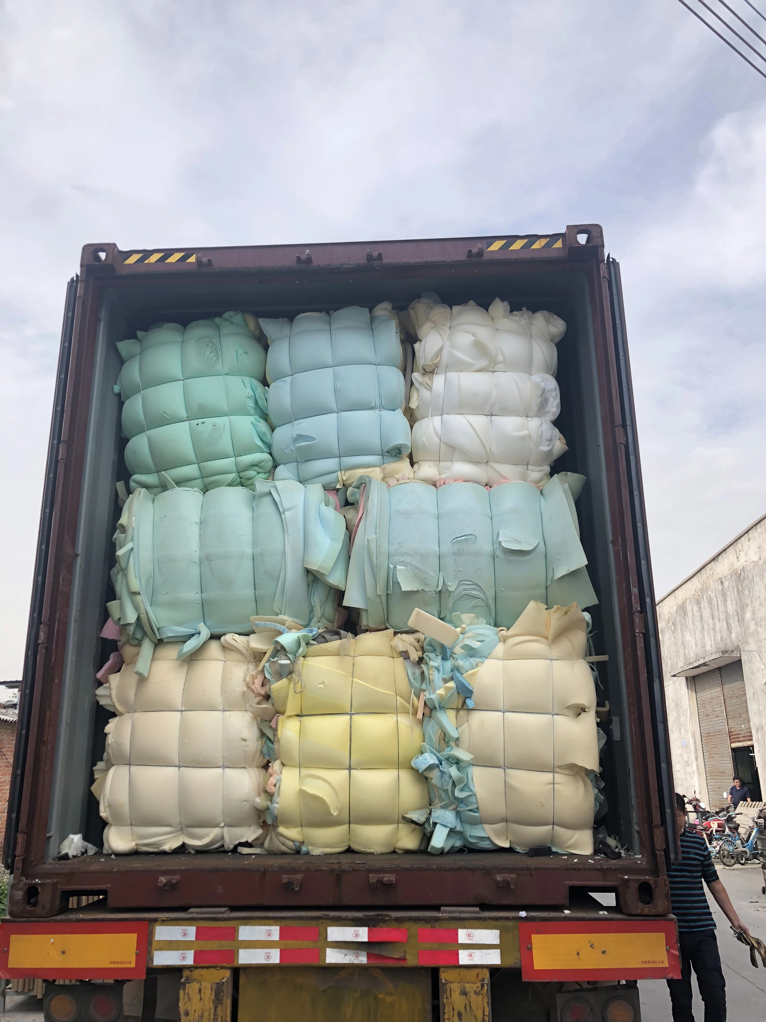 scrap foam in canada/waste pu trim rebirth foam sponge scraps with factory cost