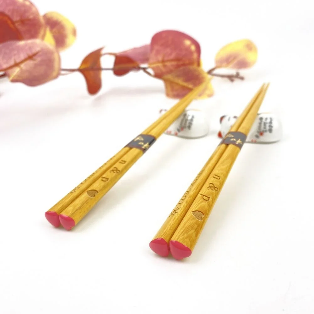 Classic High Quality sushi chopsticks Yellow Rose wood chopsticks with lucky cat holders wedding party Souvenir Set