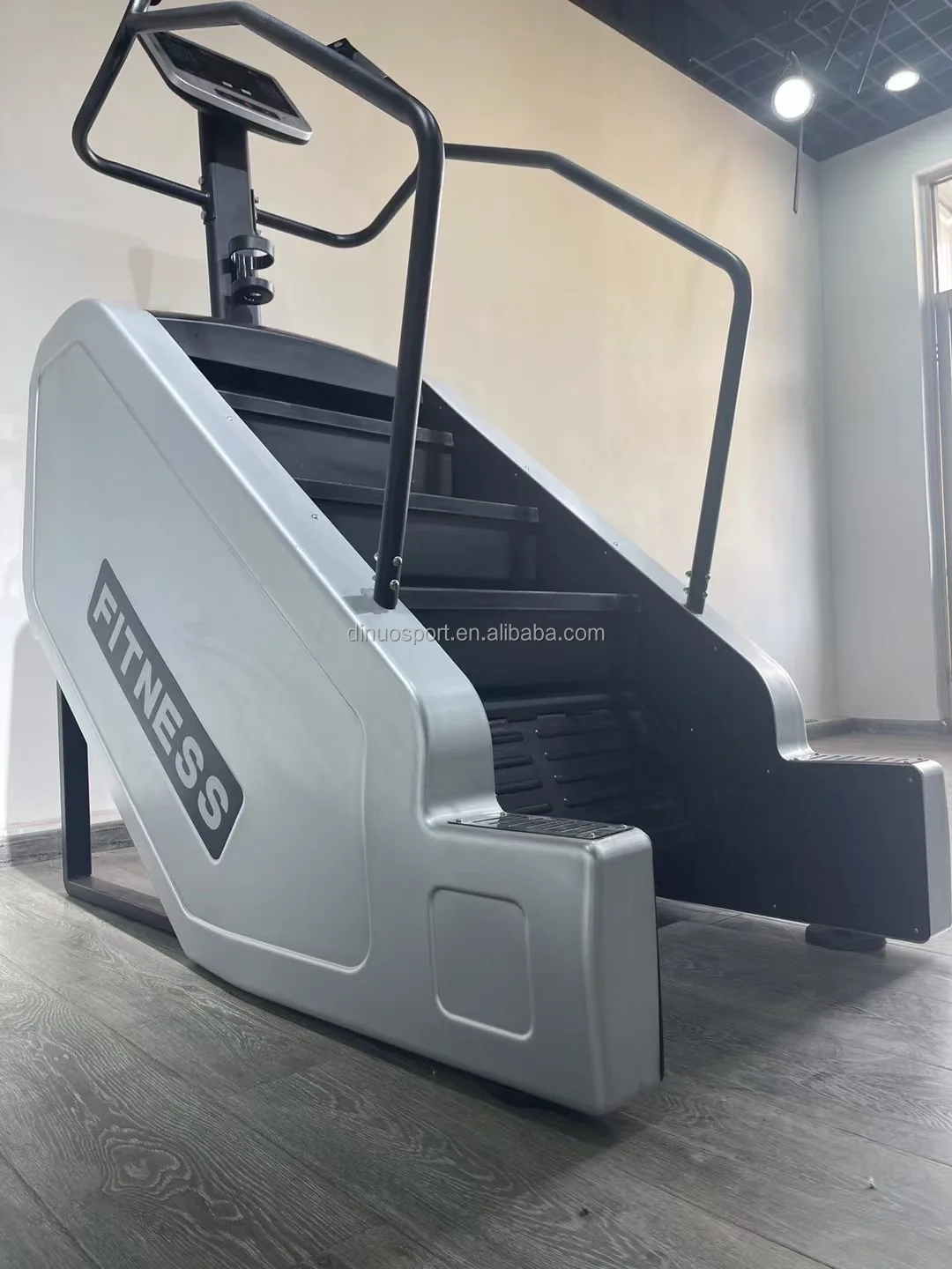 Commercial Electric Ladder Stair Master Machine  Climbing Machine Fitness Equipment Silent Aerobics Equipment
