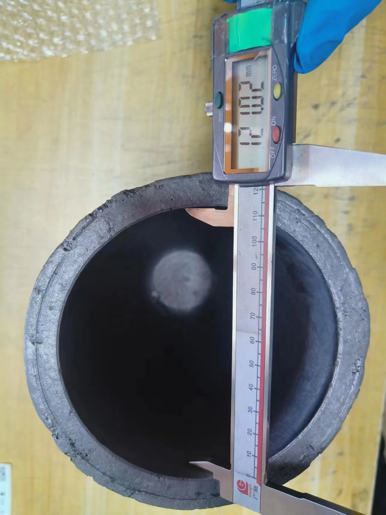 High temperature resistant graphite clay crucible manufacturers direct smelting metal