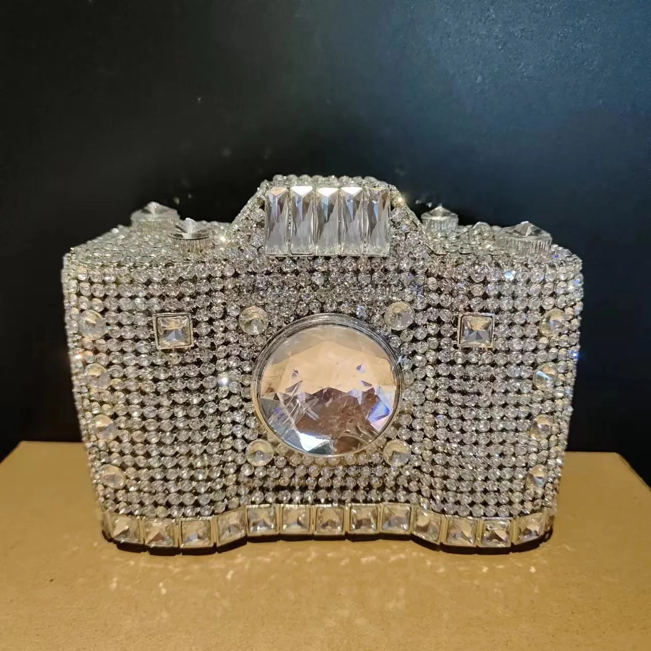 Amiqi MRY87 Wholesale New Arrival Ladies Fashion Camera Clutch Purse Crystal Evening Purse Dinner Party Gold Chain Bag For Women