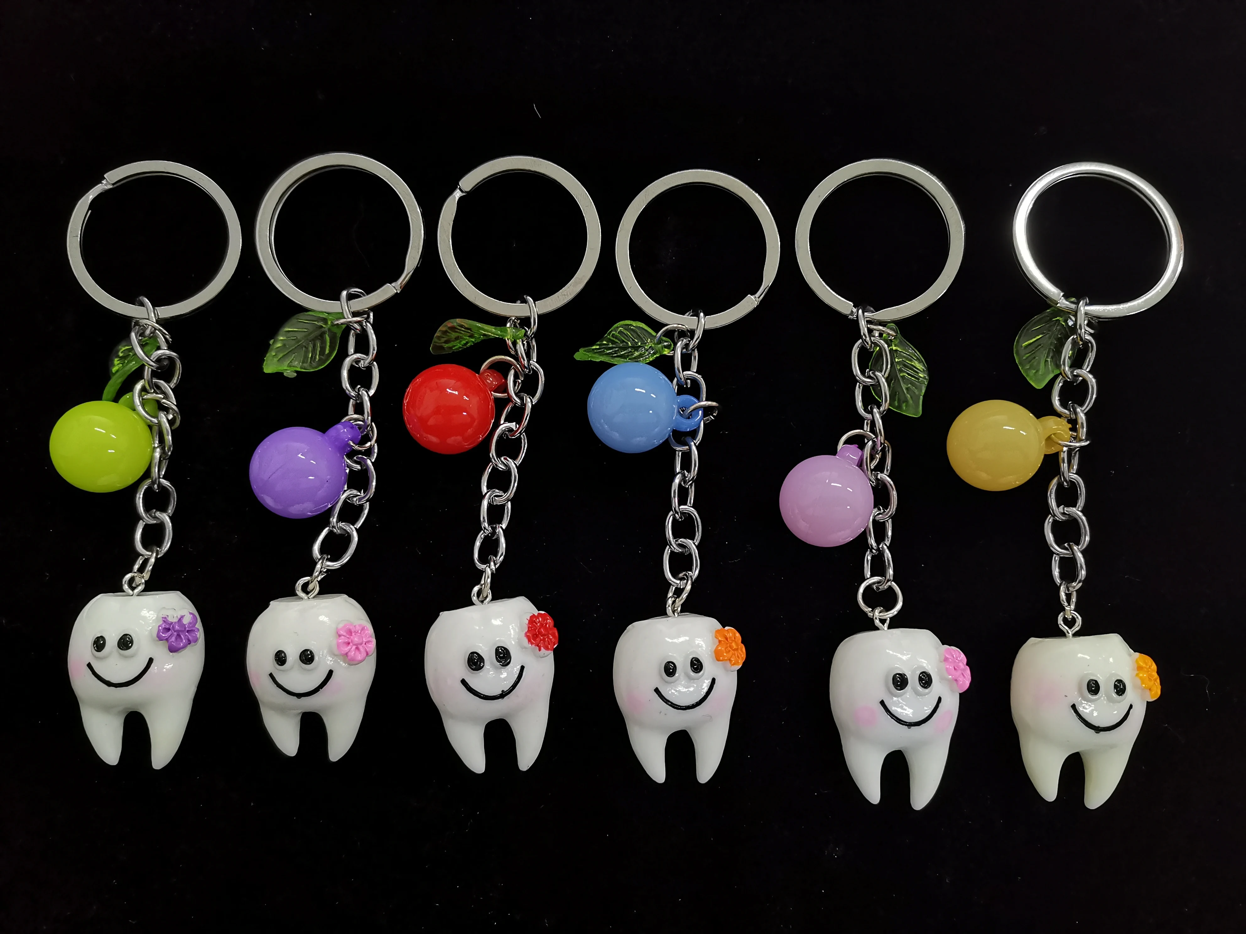 Cartoon design ceramic tooth shape pendant keychain dental clinics promotion gifts