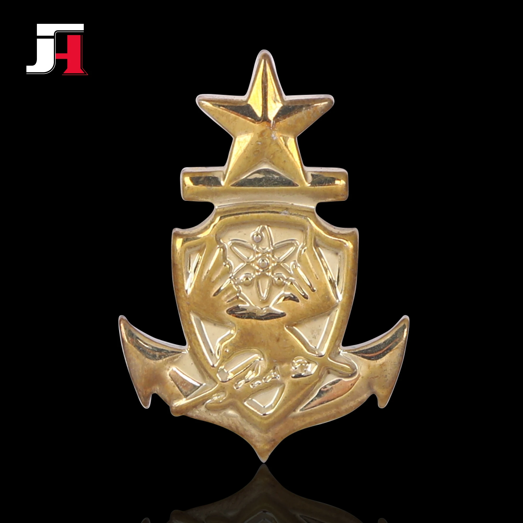 Chinese manufacturer high quality club enamel pin custom metal lapel pin golden Eagle badge