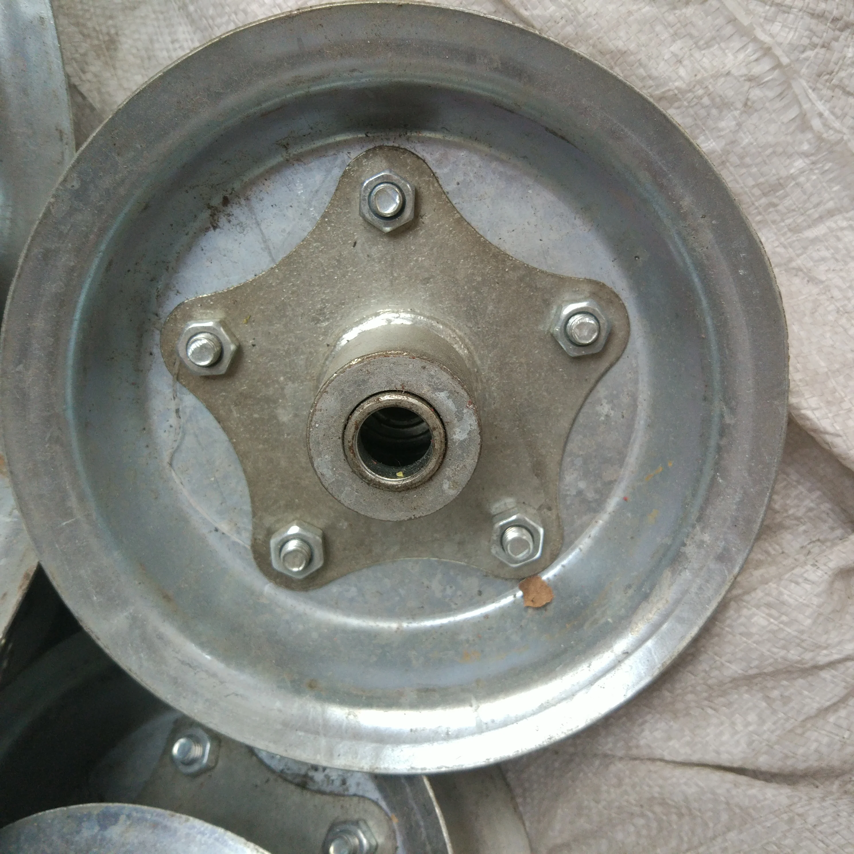 wheelbarrow solid or pneumatic air wheel  rim 4.00-8