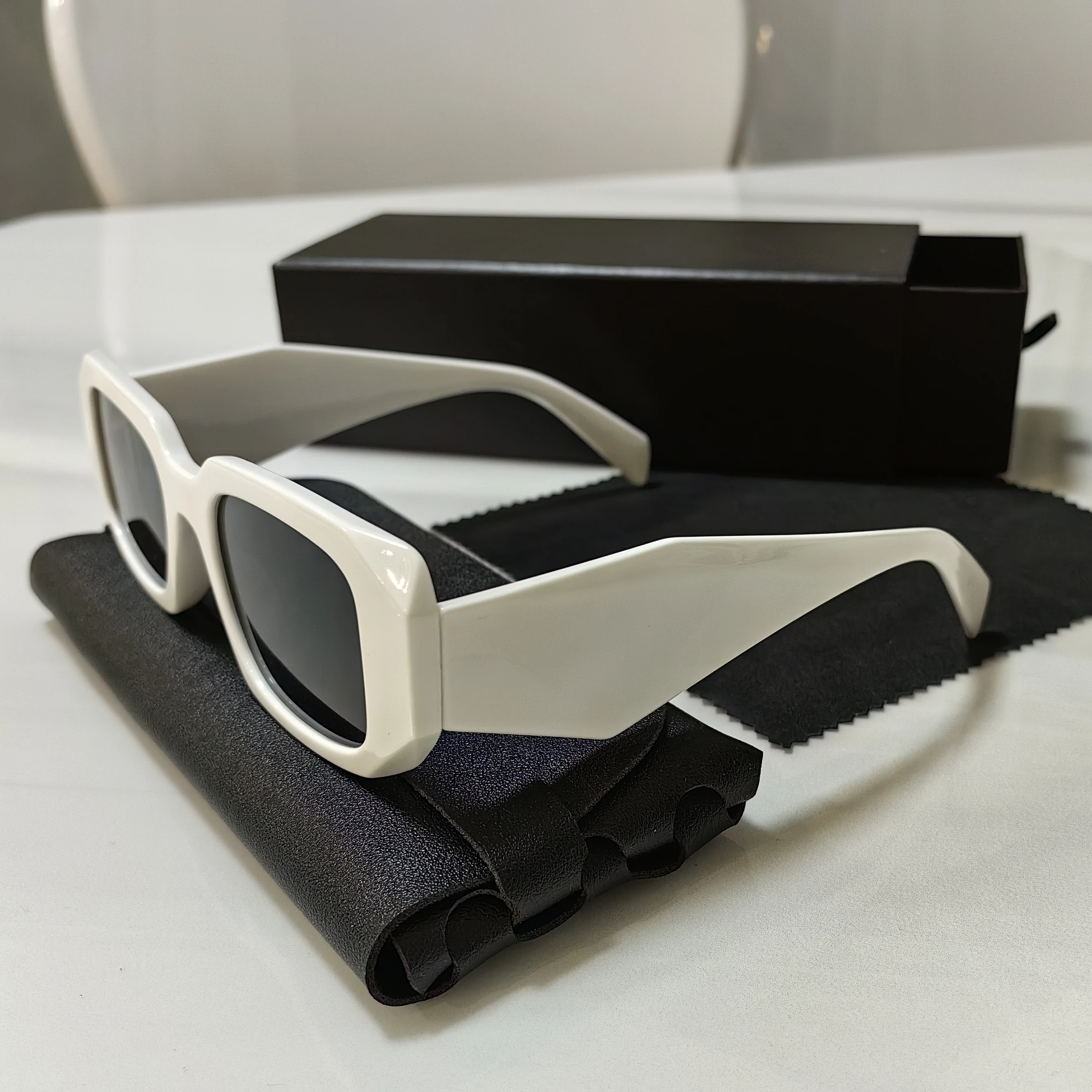 Lucky Famous Brand Custom Logo Designer Sun Glasses Black White Shades Personality Classical Luxury Sunglasses