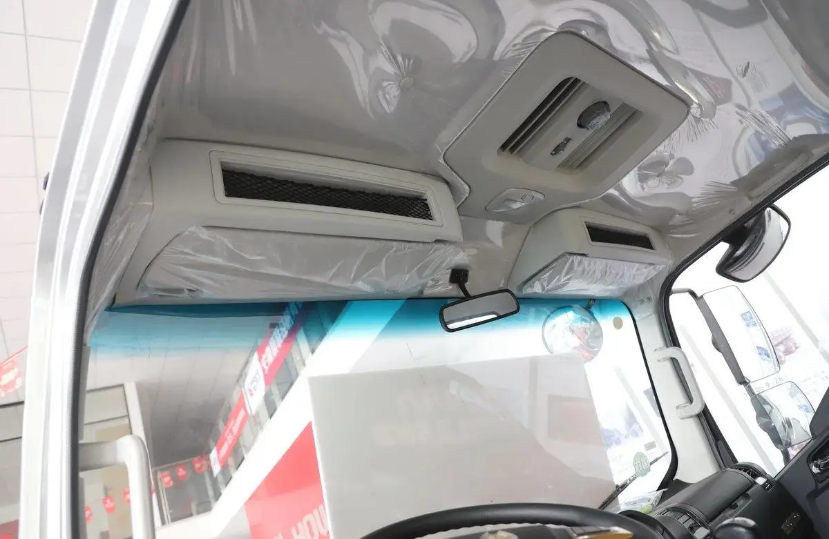 2024 Howo 4.2 m 151 HP 3280 wheelbase Single-row 4X2 sinotruck light cargo truck in China for cargo transporting