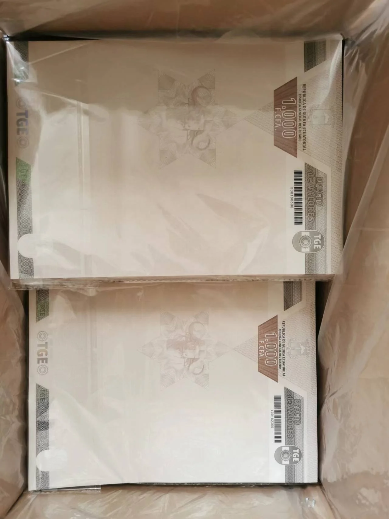 Security Paper for Bank Check and Certificate Printing With Watermark and Security Fibers Hologram Thread UV