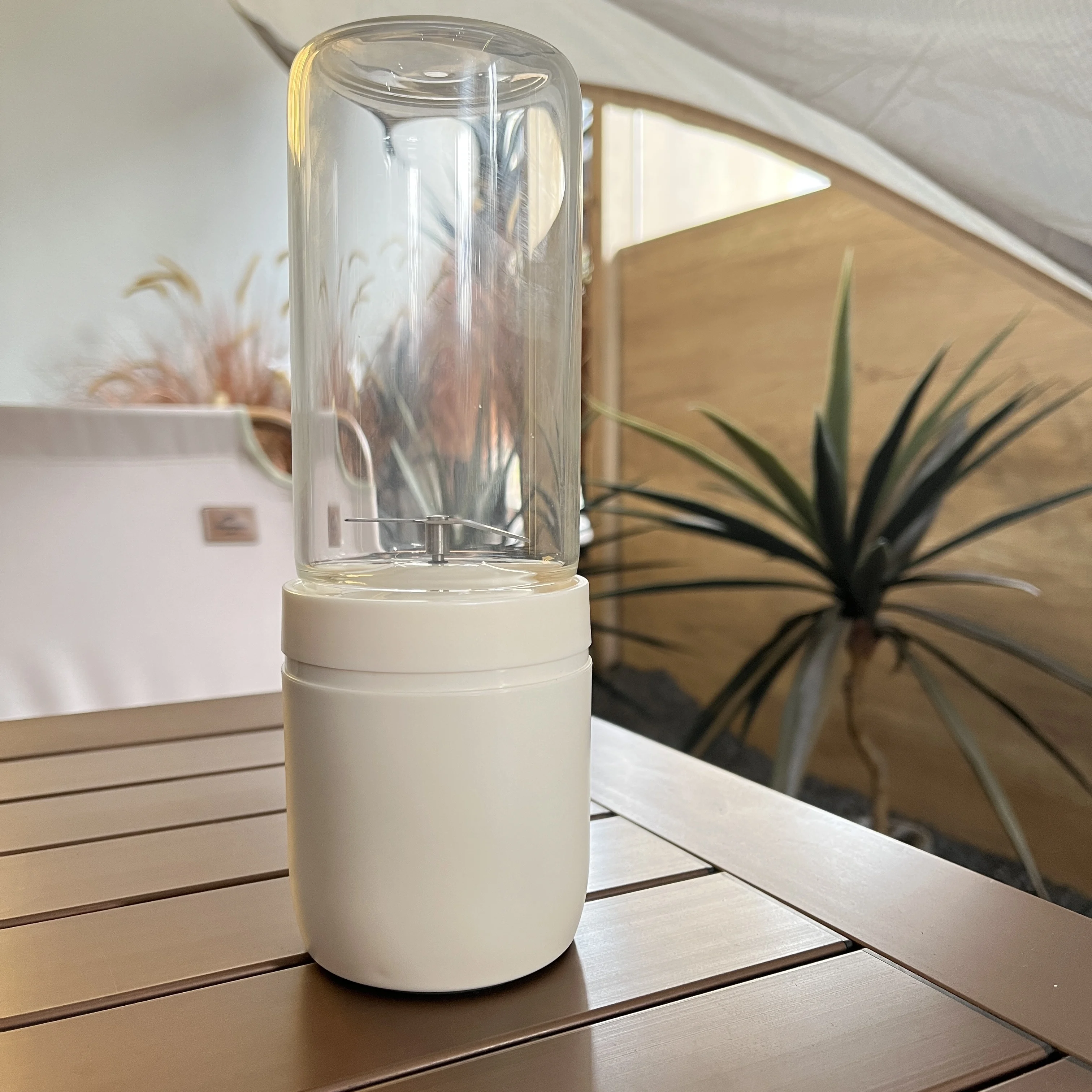 Wholesale 3.7V competitive colorful USB rechargeable blender smoothie maker blender travel portable blender cup