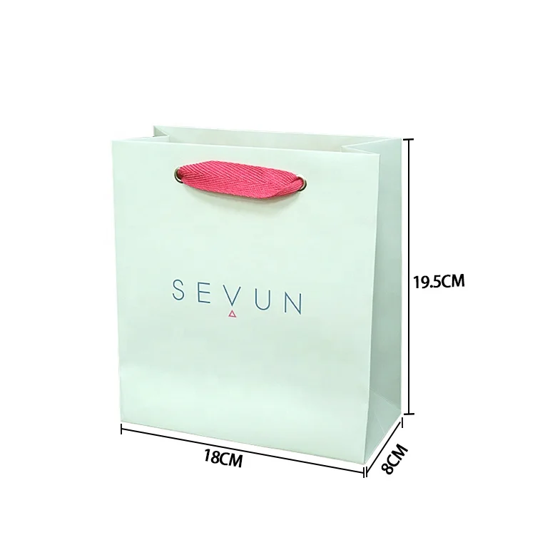 Manufacturer Wholesale Luxury Custom Logo Cosmetic Jewelry Paper Gift Bags Pantone Printing Gift Bags With Handle For Presents