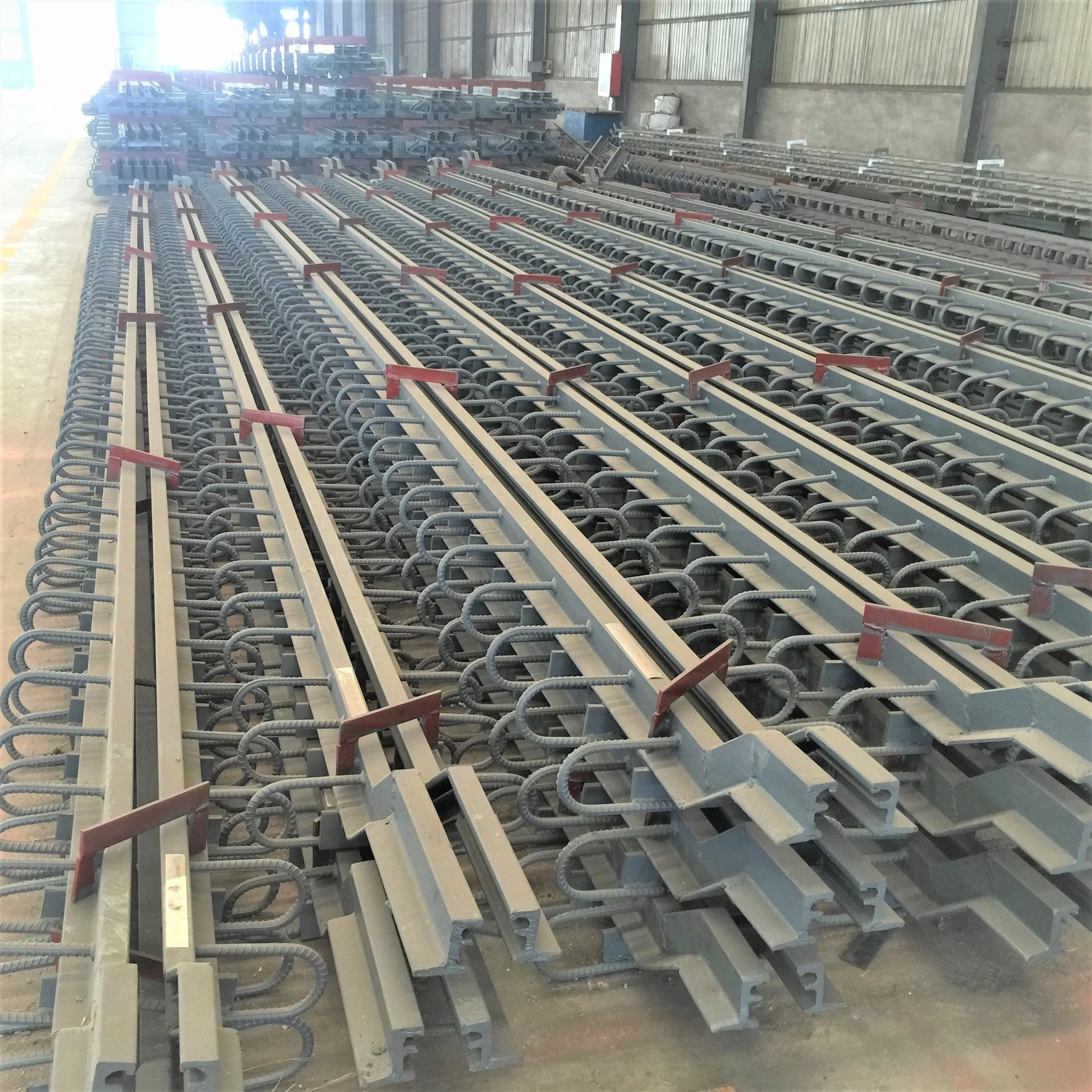 Jingtong rubber China bstainless steel railway expansion joint factory
