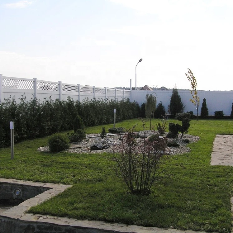 Backyard PVC fence Vinyl White Privacy Fence With Lattice