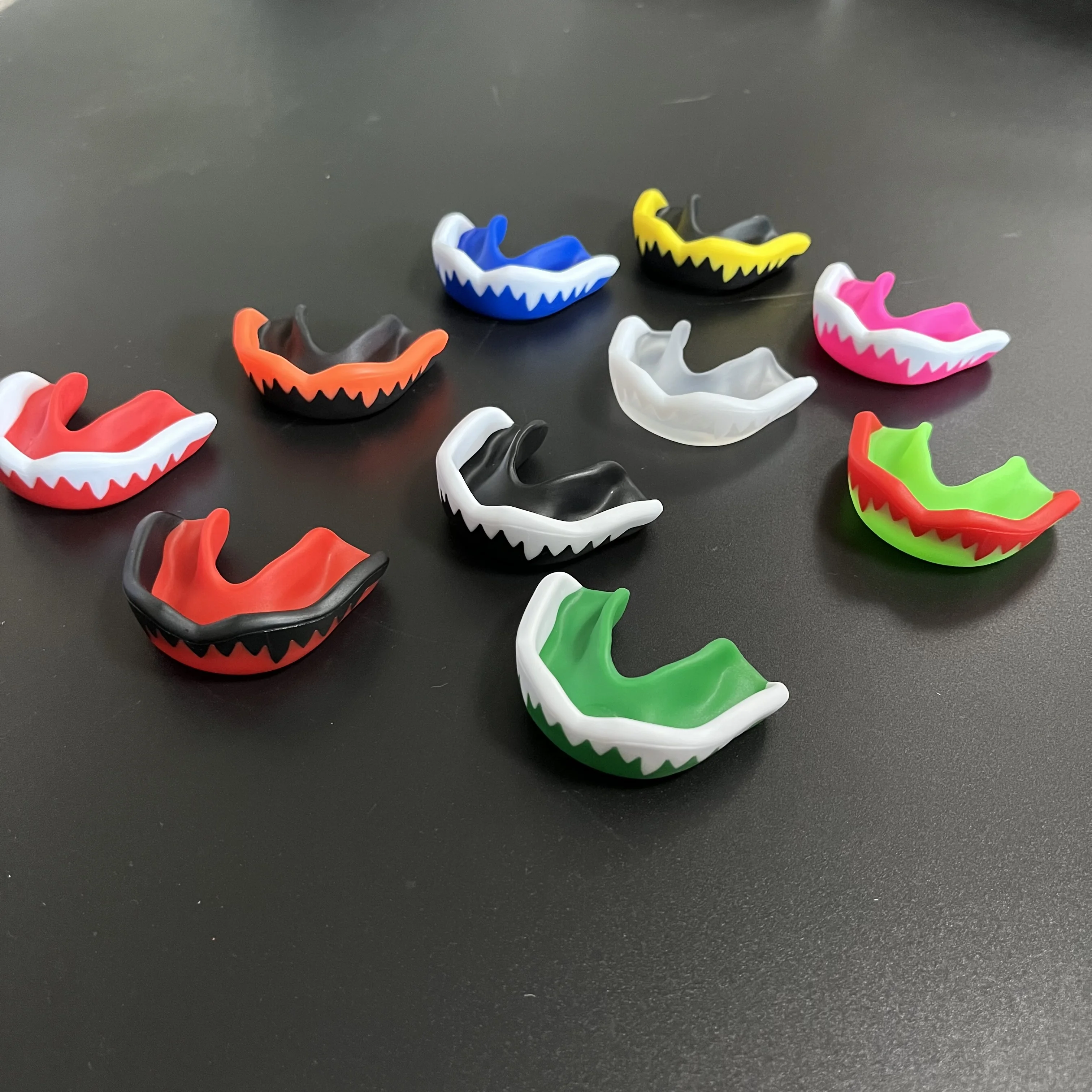 Custom Logo Moldable Sport Mouth Guard Anti-Grinding Plastic Mouthpiece for Teeth Protection in Boxing Basketball Rugby