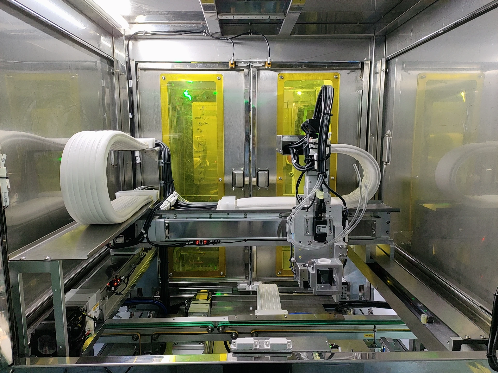 Auto parts coating machine Speaker dispensing machine Battery box dispensing and Dispensing machine
