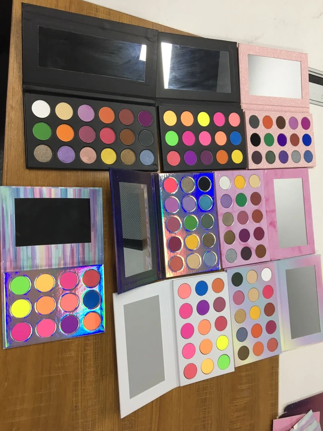 New Colorful Pigmented  Diy Vegan Nude Makeup Eyeshadow Palette Private Label Custom Eyeshadow Palette Eye Shadow Wholesale