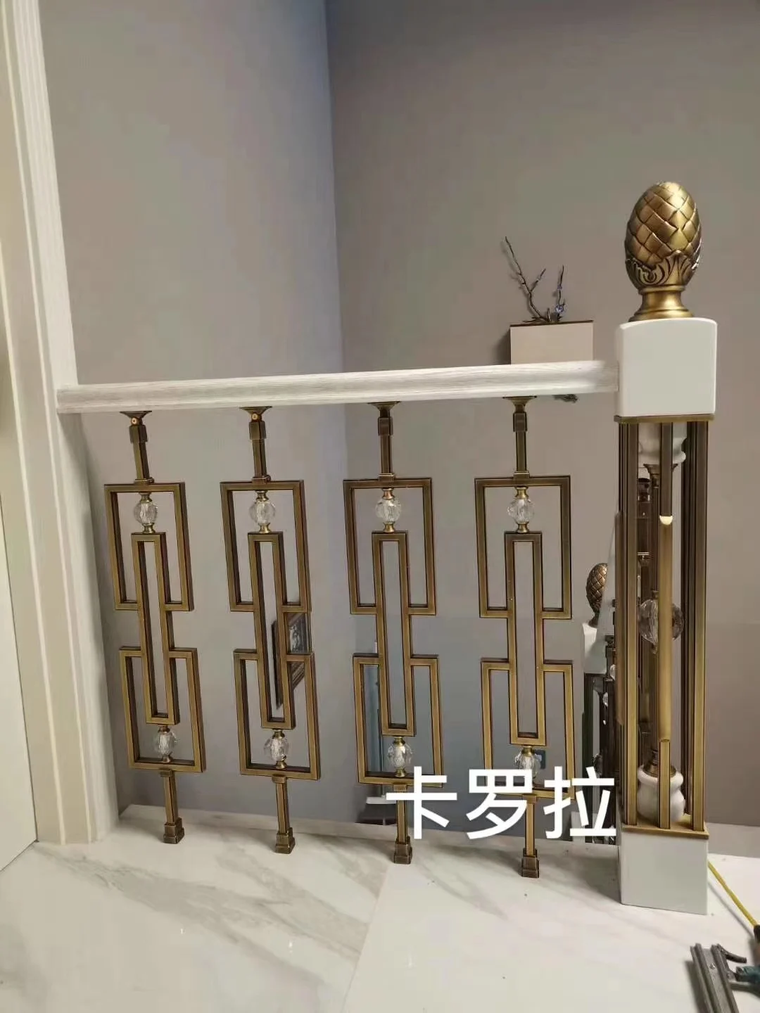 High Quality decorative stair railing brass villa pillars