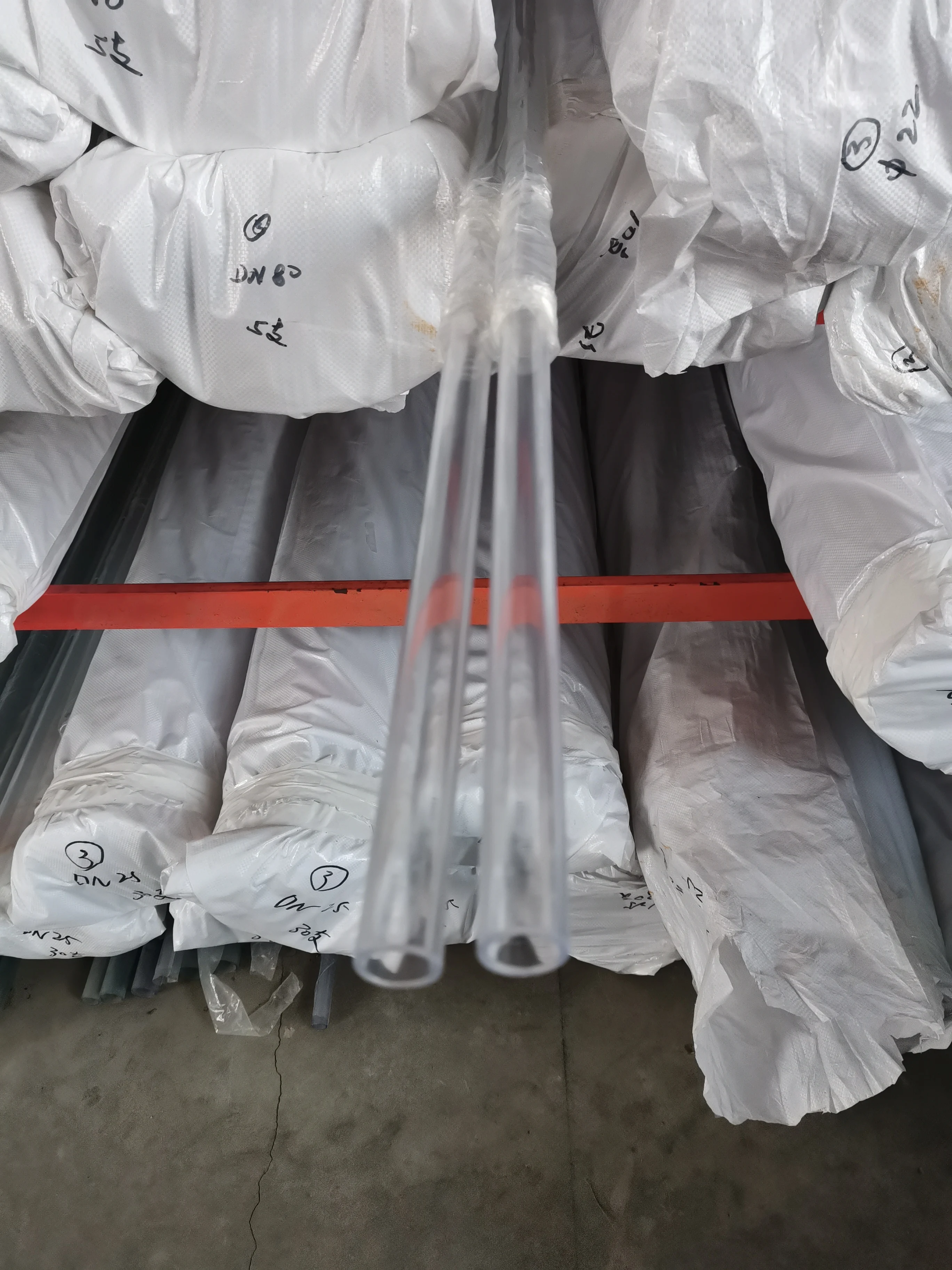 Guangzhou factory produces and sells UPVC transparent water pipes UPVC green water pipes transparent color DIN standard