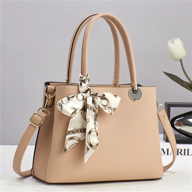 Simplicity and Elegance 2024 New Large Capacity Handbag