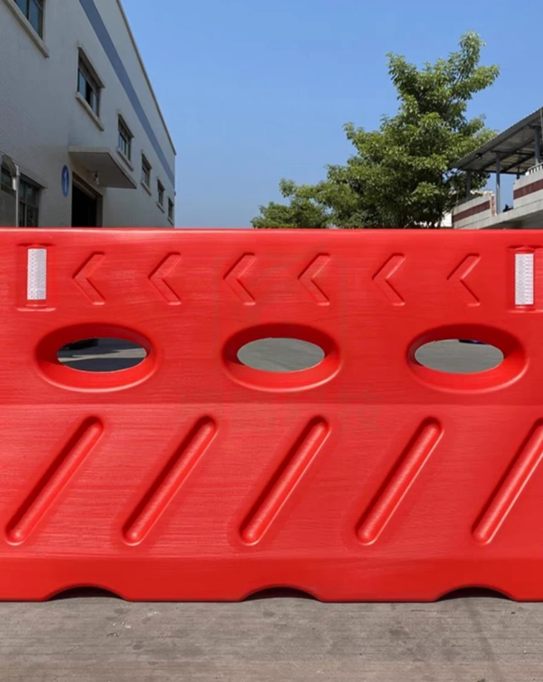 Высококачественный пластиковый дорожный барьер заполненный водой Баррикада дорожного движения безопасности