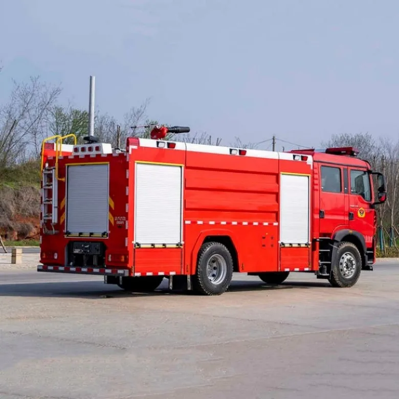 Китайский Производитель Sinotruck 8000L 8m3 пожарно-спасательное оборудование специальный грузовик с пеной и резервуаром для воды пожаротушение