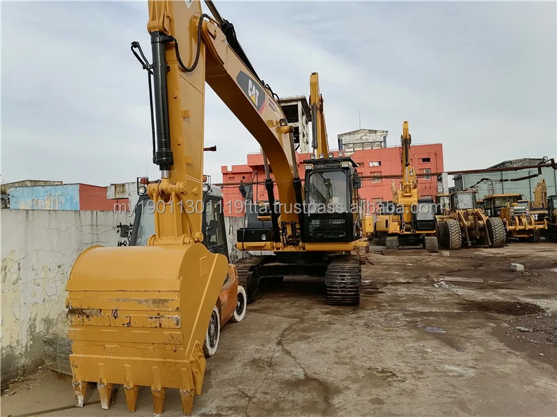 CAT 320D  (8).jpg