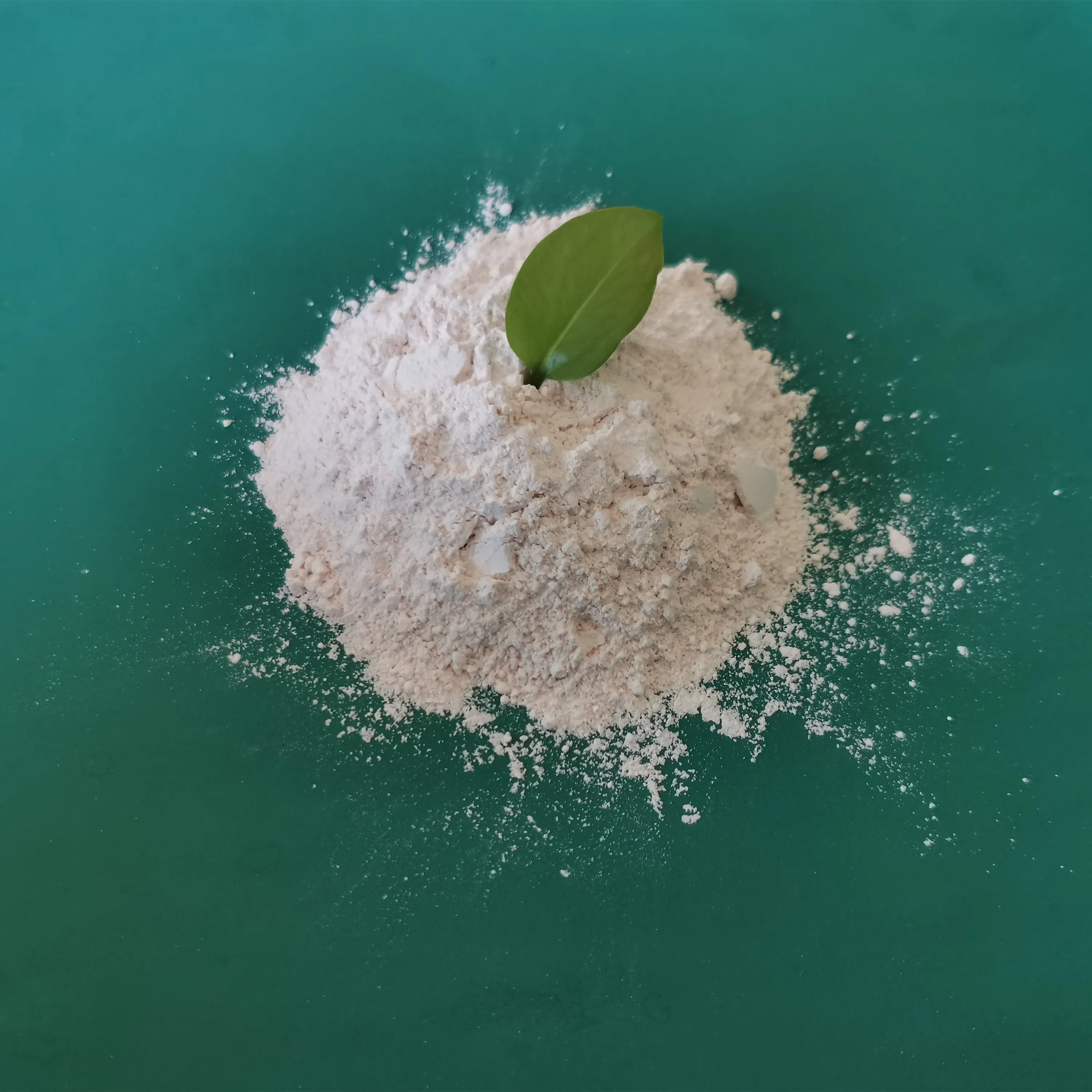 High Quantity Low Price CCM MgO Magnesium Oxide Powder Magnesium Oxid Caustic Calcined Magnesite