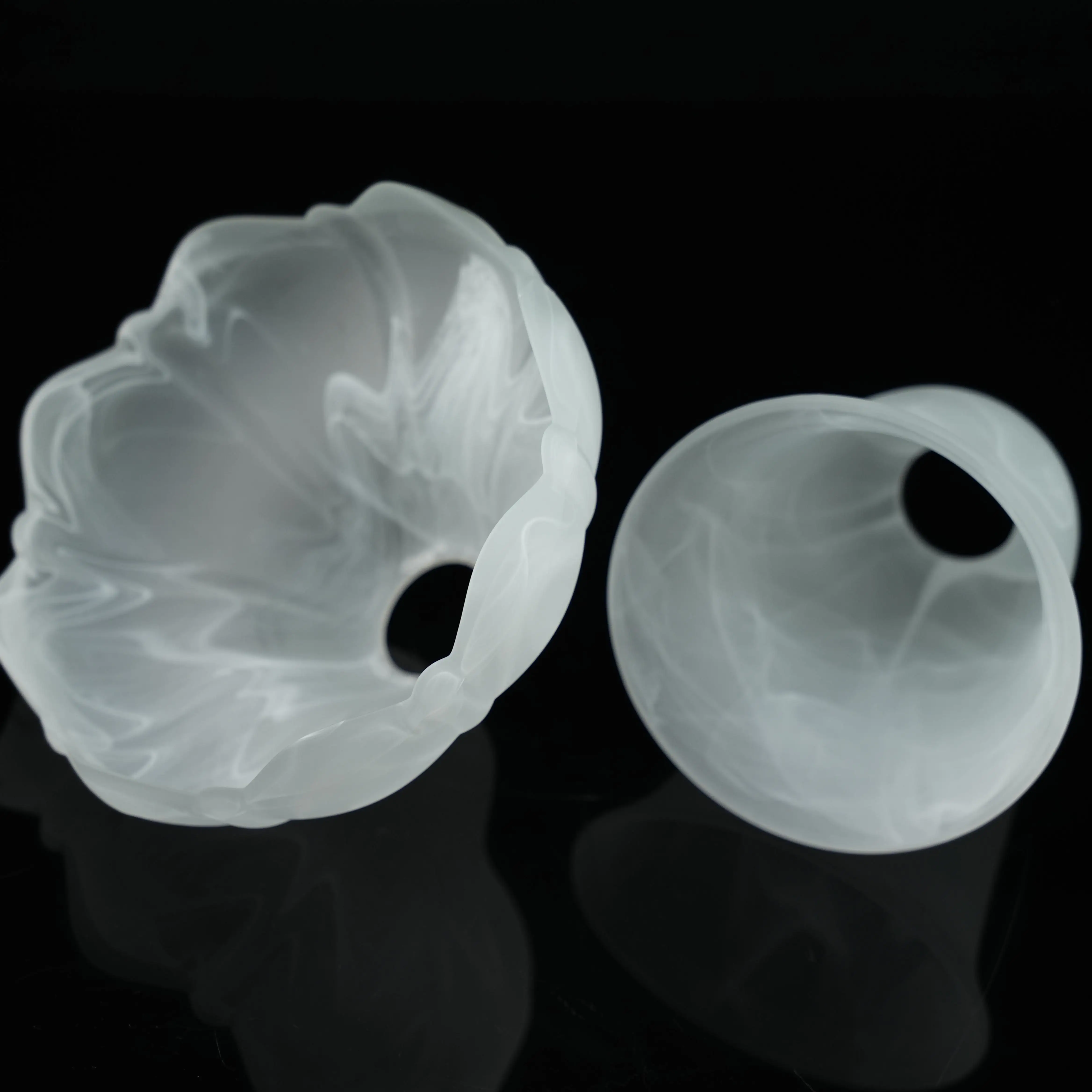 Factory Customized Size Color Shape High Quality Vertical Pattern Alabaster Glass Lampshade Replacement For Floor Lamps