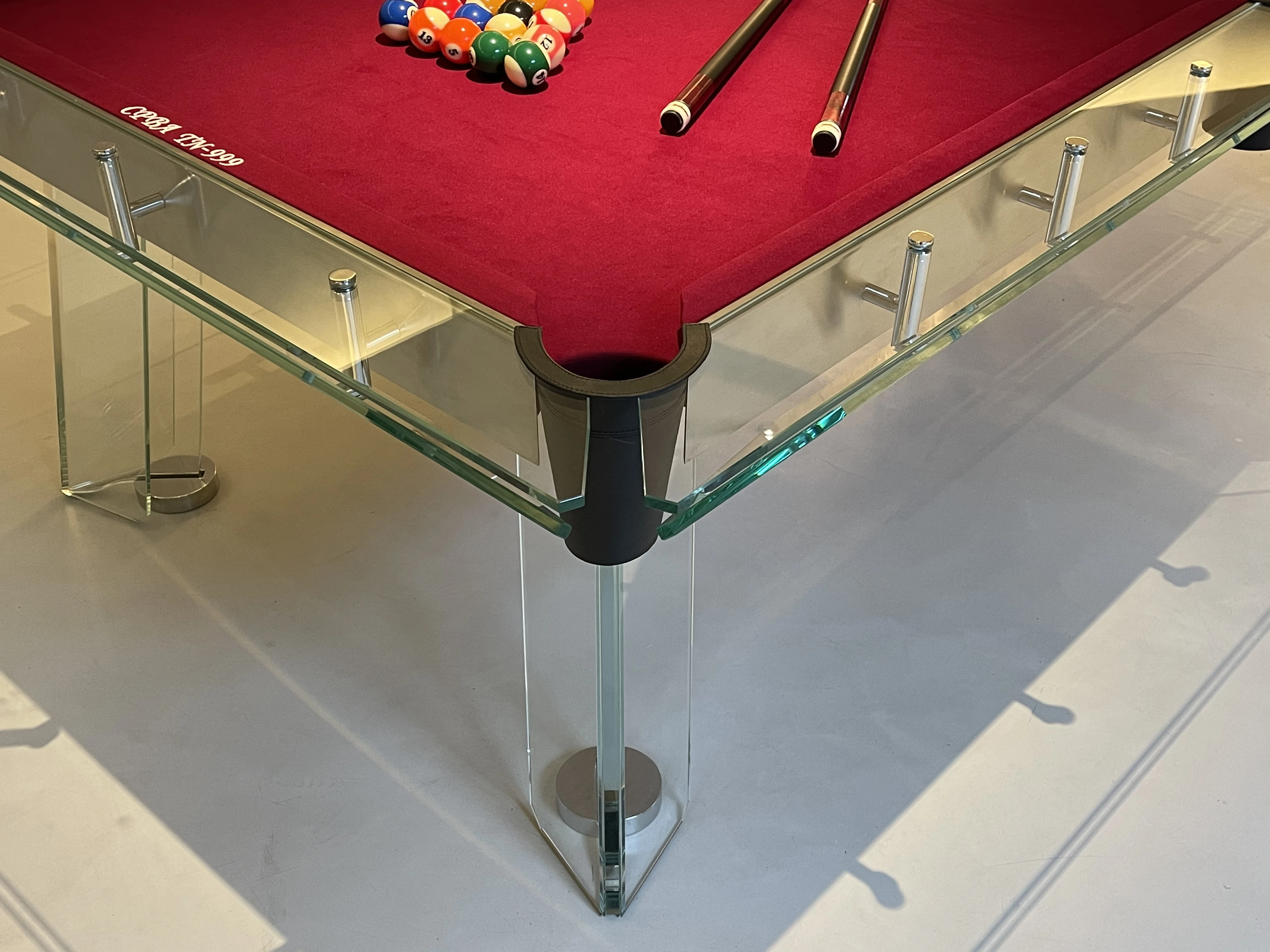 Customizable American Standard Black Eight Full Set Snooker Pool Table Indoor Clubhouse Hall Entertainment Glass