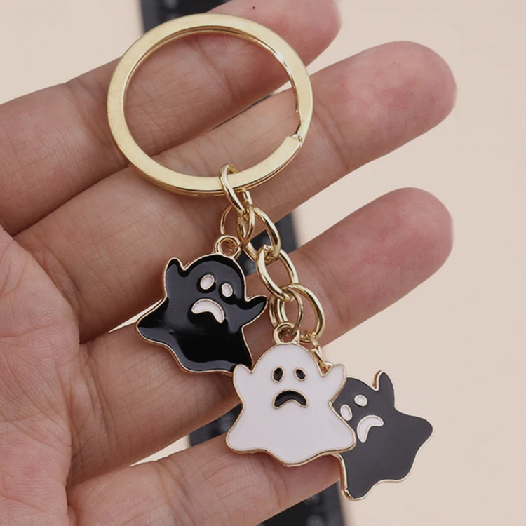 Custom Halloween Gothic Skeleton Heart Keychain Zinc Alloy Iron Metal Soft Enamel key Chain Women Men Handbag Pendants Keyrings