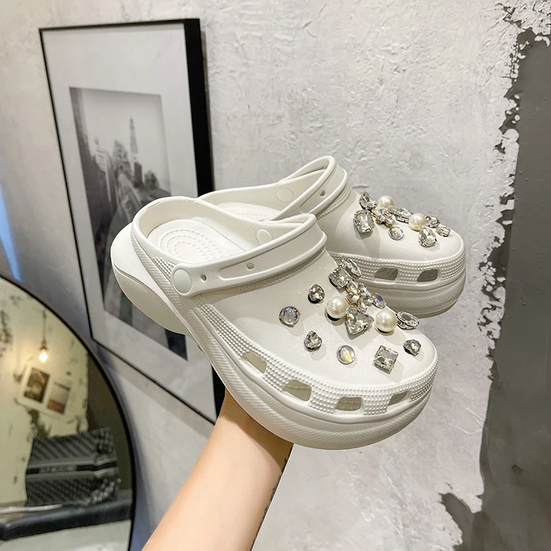 Wholesale Factory Price Beach Slippers for Women Pearl Diamond Decorate Crocs Garden Shoes Charms