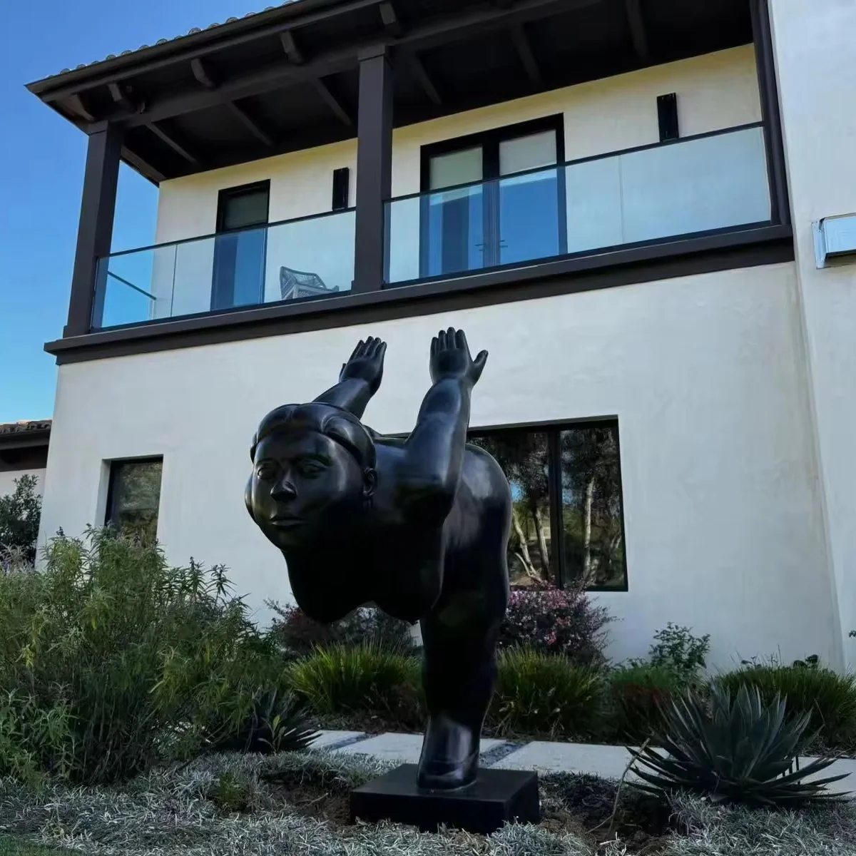 Customized Fernando Bote art figure life size statue landscape display urban public exhibition artwork bronze fat human statue